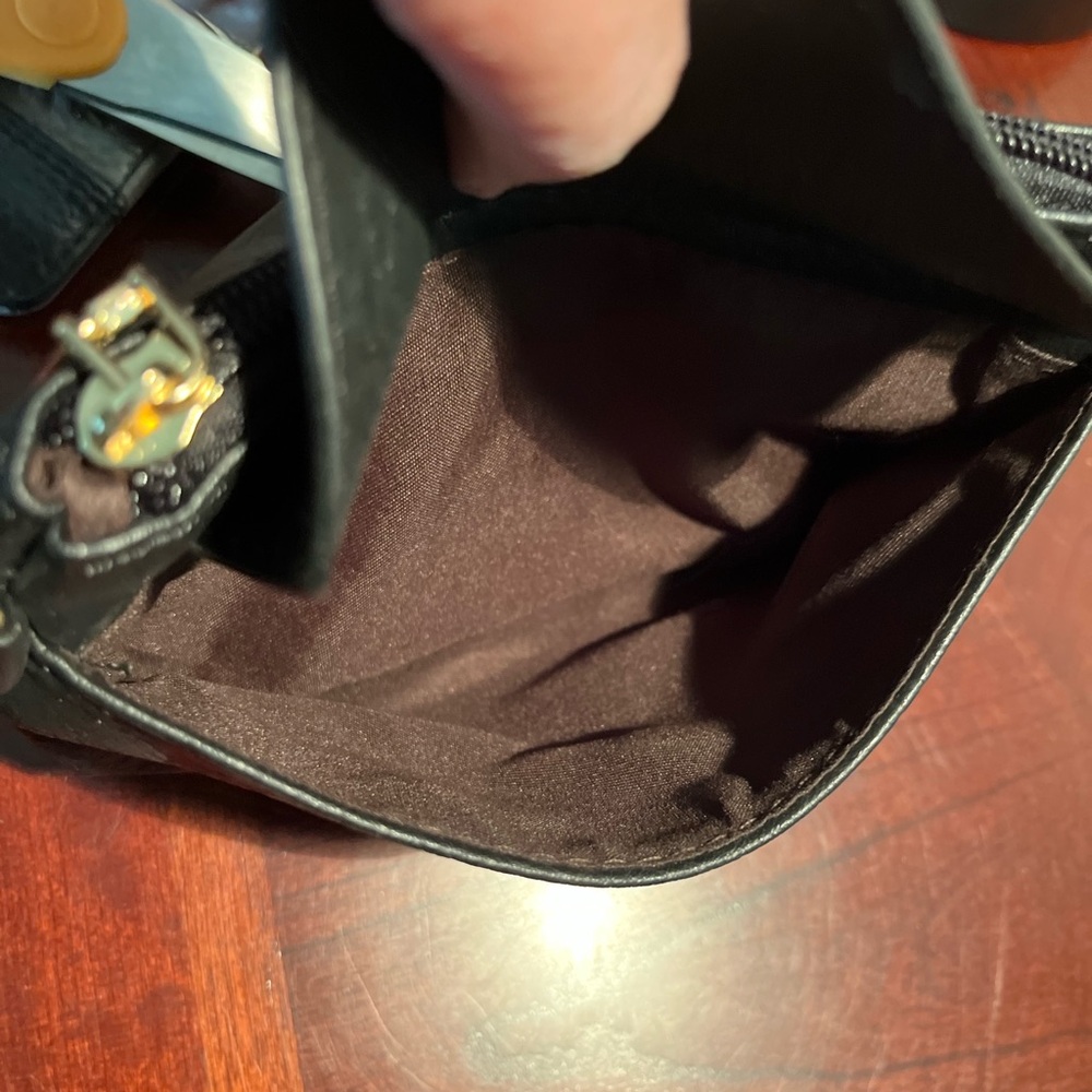 Chic Black Crossbody Bag with Tassel Detail - Picture 10 of 10